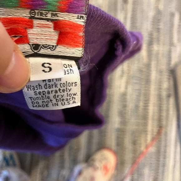 NWOT Small Purple Embroidered Minnesota Purple Pride Peanuts Tee - Picture 5 of 6